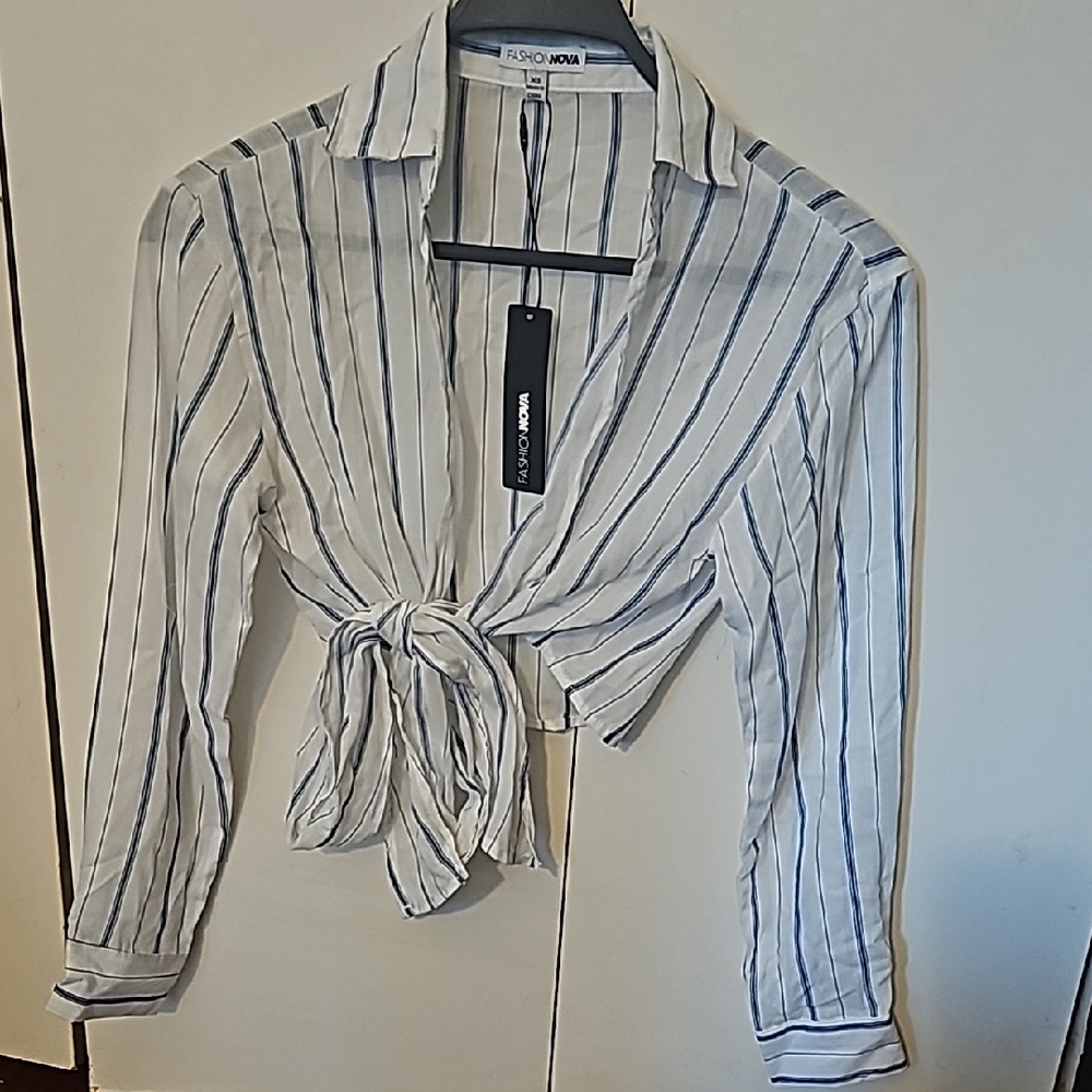 Fashion Nova Blue and White Striped Blouse Top - Picture 4 of 5